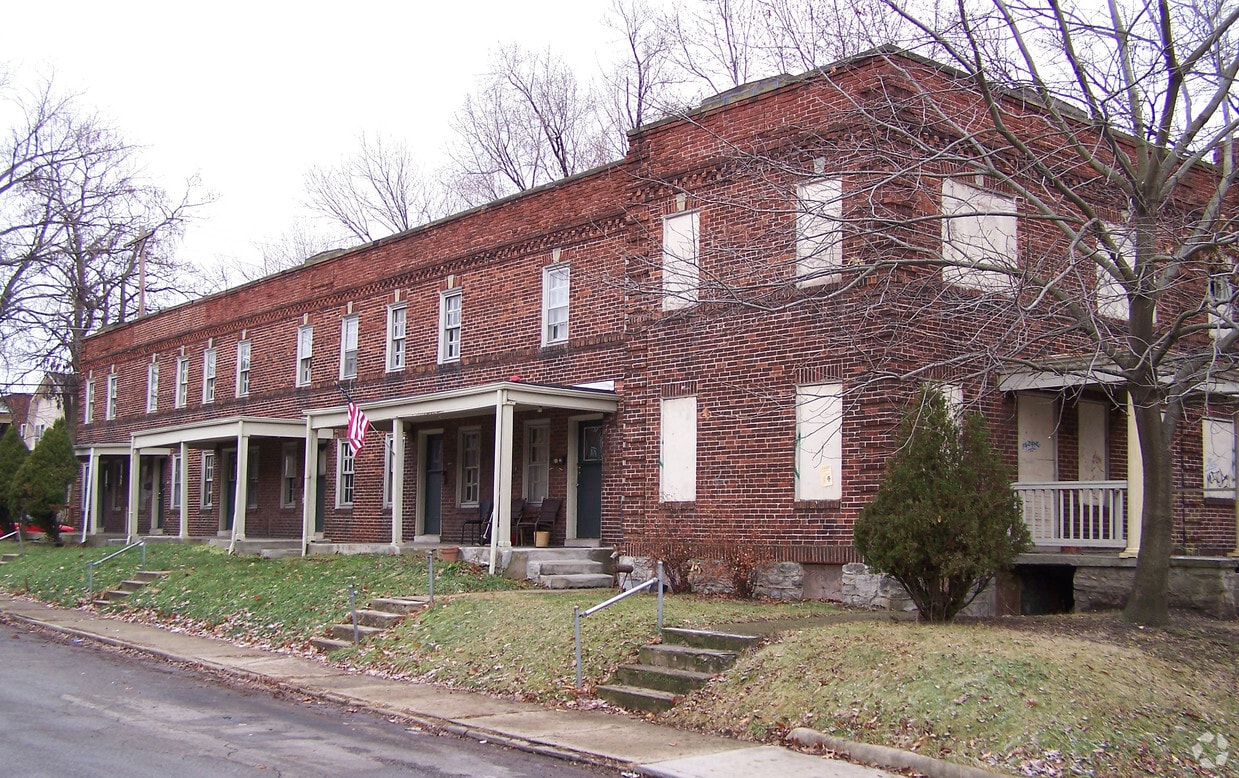 Building Photo - 401-411 E Lane Ave