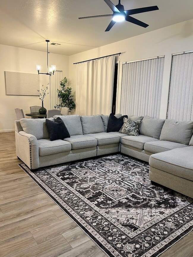 Photo - 719 S Longmore St House