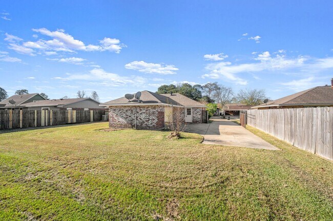 Building Photo - Beautiful home in the City of Central!