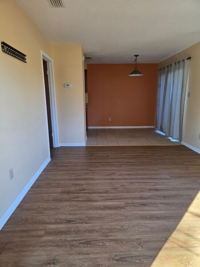 Building Photo - 1489 Hampton Pl