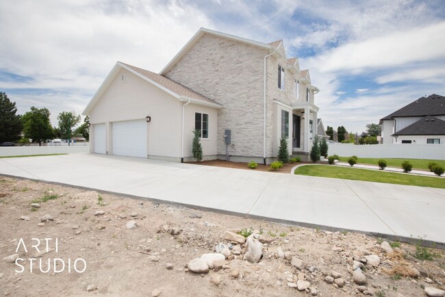 Building Photo - BRAND NEW Orem Basement Apartment