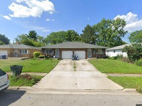 Building Photo - 1324-1326-1326 Fenceway Dr