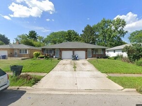 Building Photo - 1324-1326-1326 Fenceway Dr