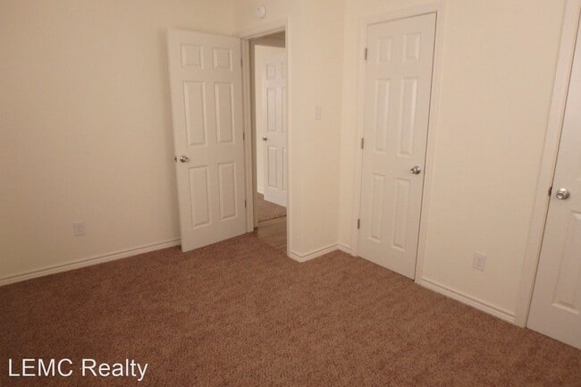 Building Photo - 3 br, 1.5 bath House - 2423 Echo St.