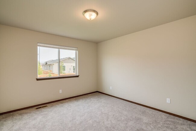 Building Photo - Fantastic brand new home with 2-car garage!
