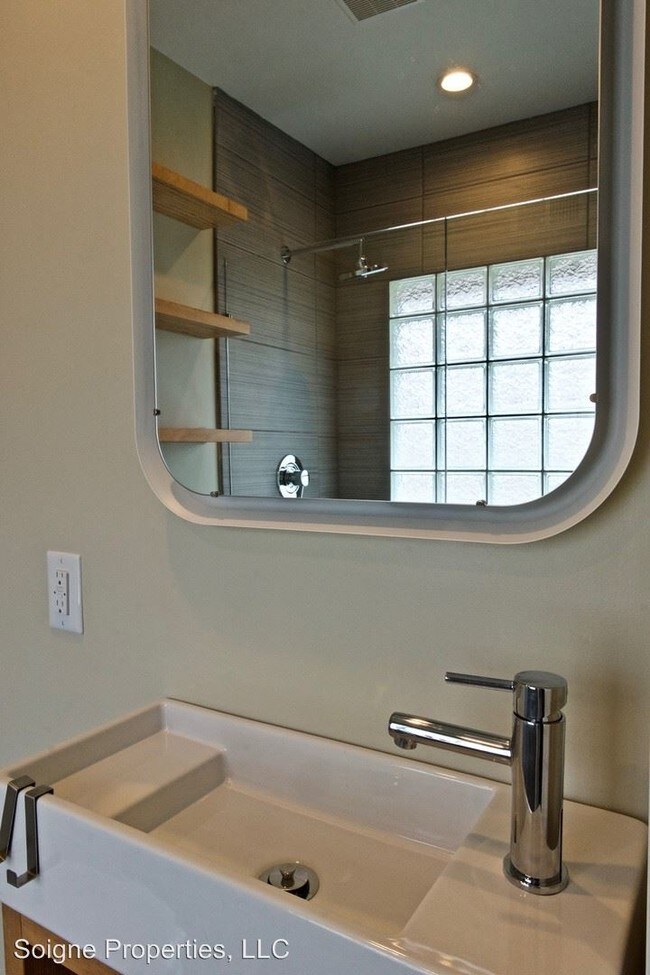 Foto del edificio - 2 br, 2 bath Apartment - 4834 Holly Street