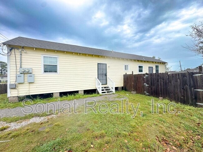 Foto del edificio - 4501 Majestic Oaks Dr