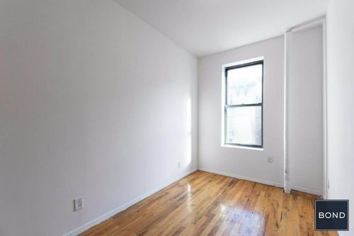 Building Photo - 425 E 65th St