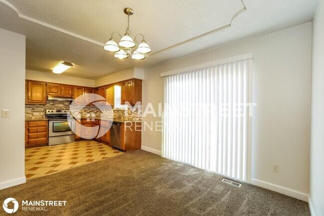 Building Photo - 825 HEATHER DR, BELTON, MO 64012