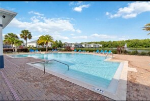 Foto del edificio - 6608 S Goldenrod Rd