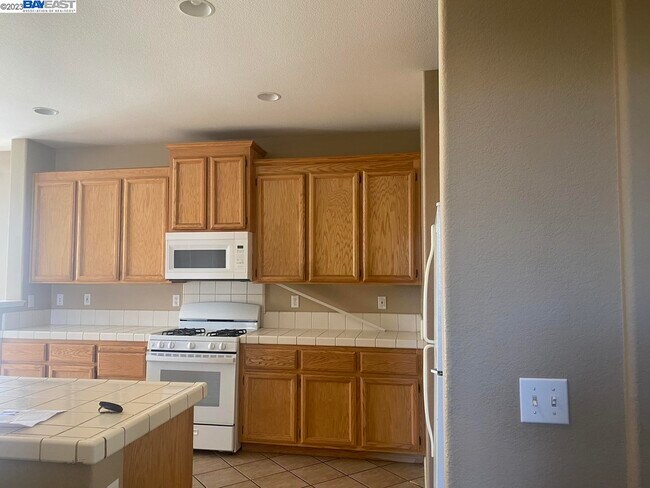 Building Photo - 5200 Cleveland Bay Way