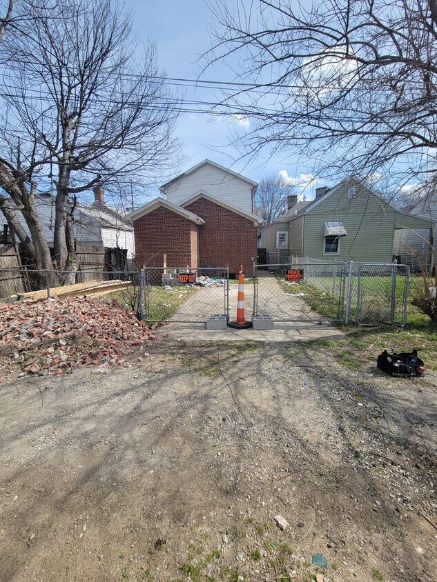 Foto principal - Spacious 3-bedroom Brick House