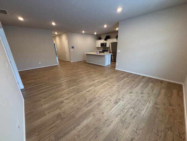 Building Photo - Stunning 3 Bed, 2 Bath Home in Spokane!