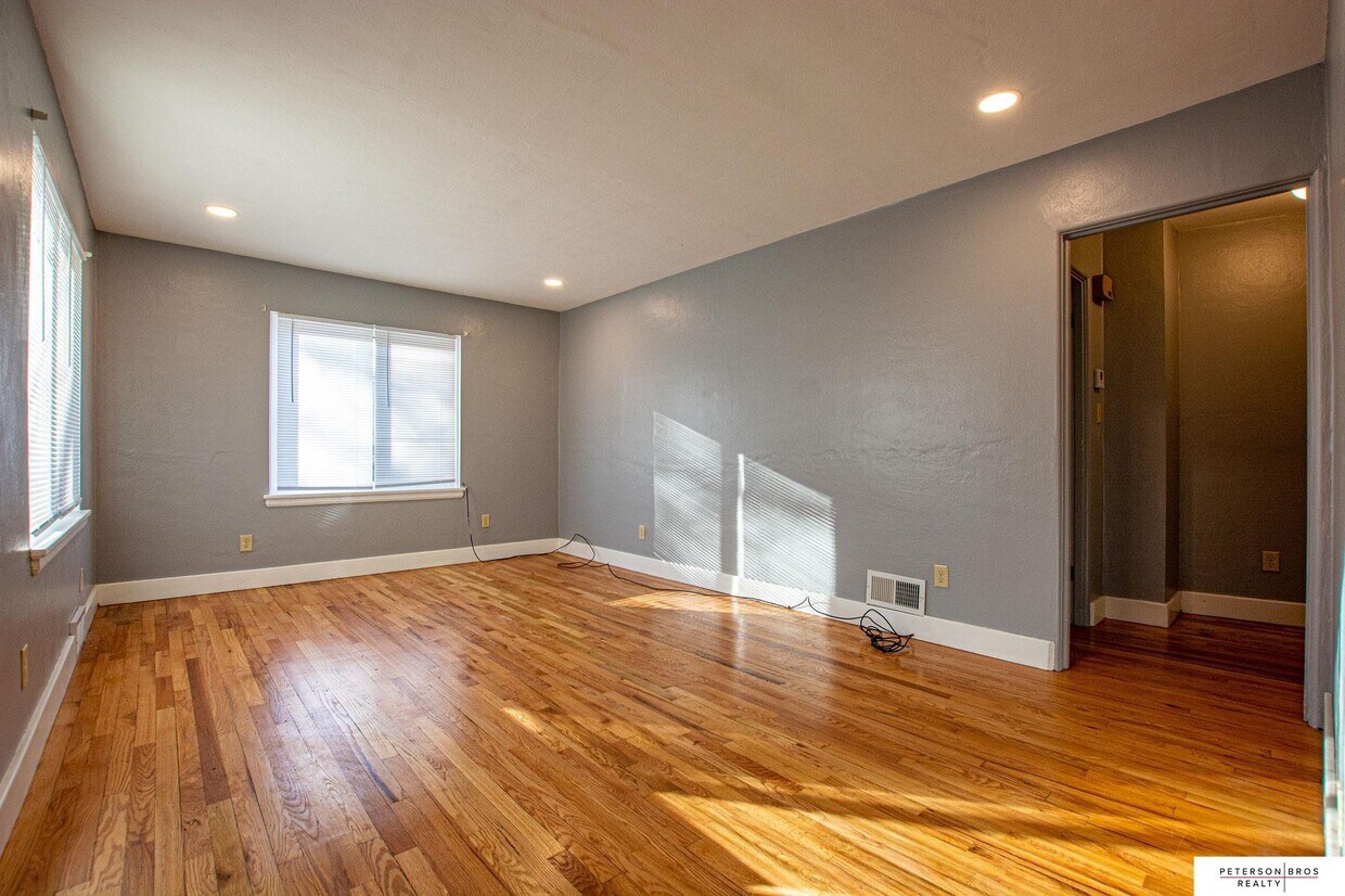 63 Country Club Rd, Ralston, NE 68127 House Rental in Ralston, NE