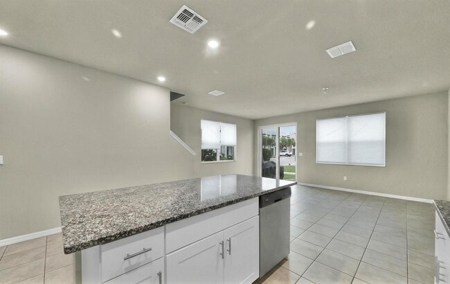 Building Photo - 3550 San Bernardino Way