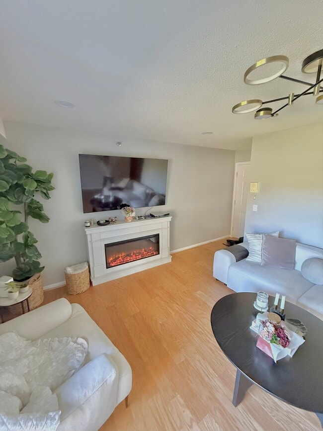 Building Photo - 94 Tennis Plaza Rd