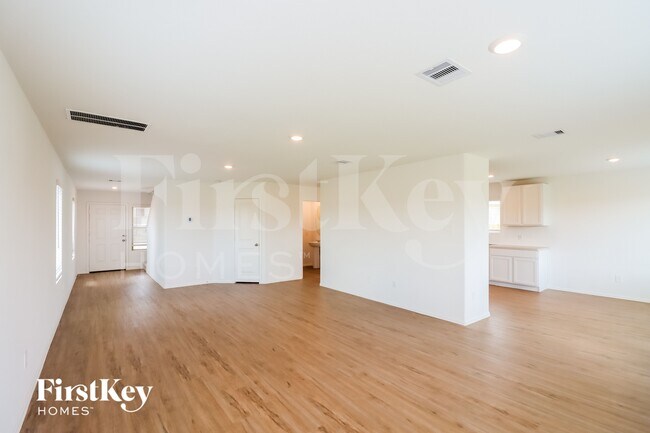 Building Photo - 202 Alder Laurels Cv