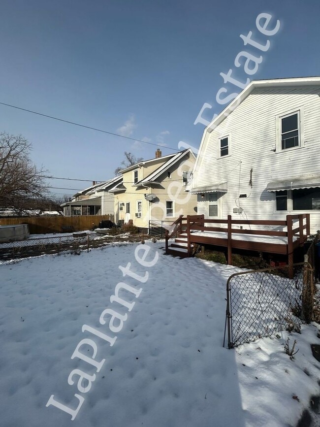 Foto del edificio - Comfy 3-Bedroom Home with Classic Charm in Toledo’s Old South End