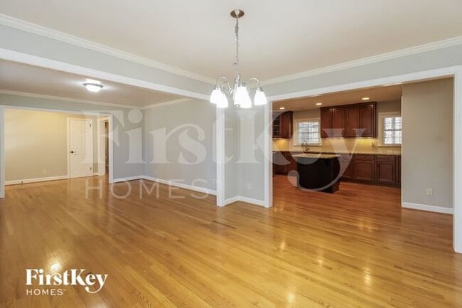 Foto del edificio - 4438 Driftwood Dr