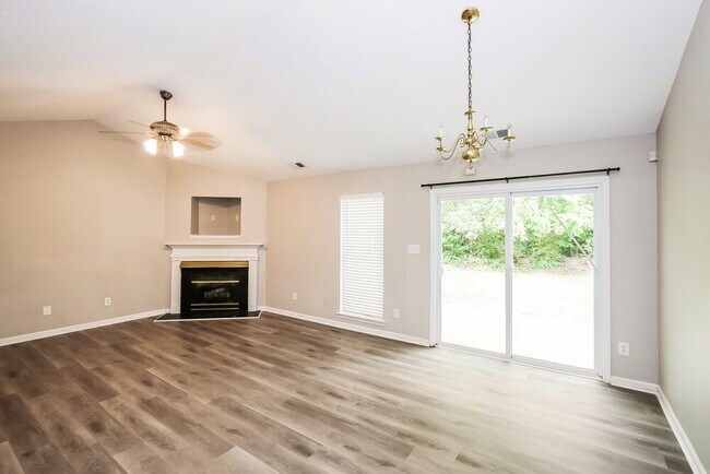 Foto del edificio - 5542 Whisperfield Ln