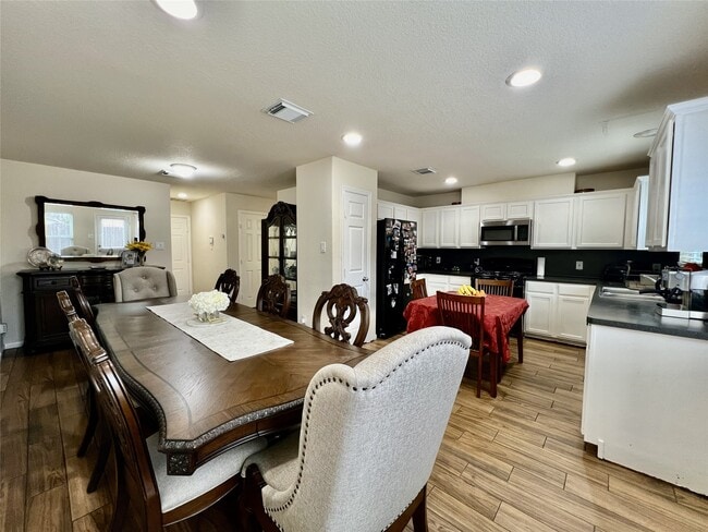 Foto del edificio - 839 Westwood Glen Ln