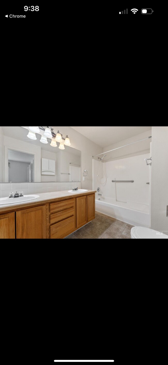 Baño principal - 1921 S Plateau Dr