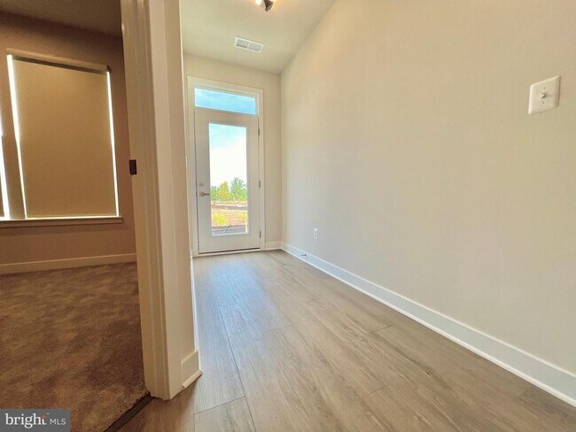 Building Photo - 4322 Ellipse Ter