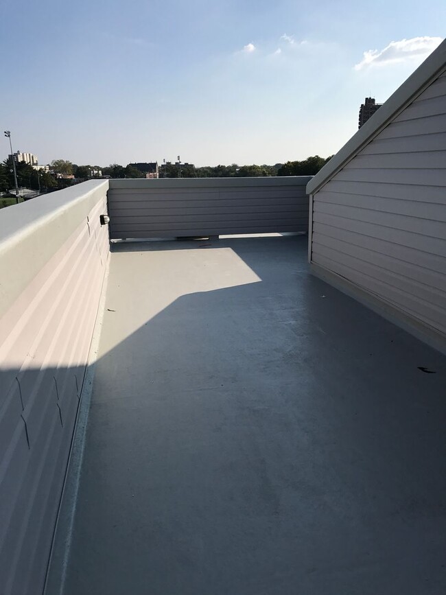 Foto del edificio - Bi-level 2fl 3fl 4B3B unit | Walking dista...