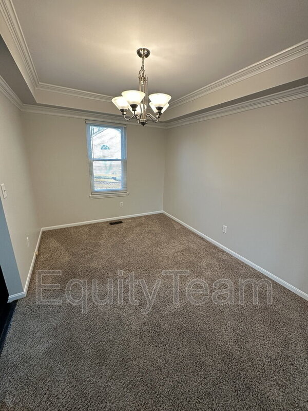 Foto del edificio - 9400 White Pine Dr