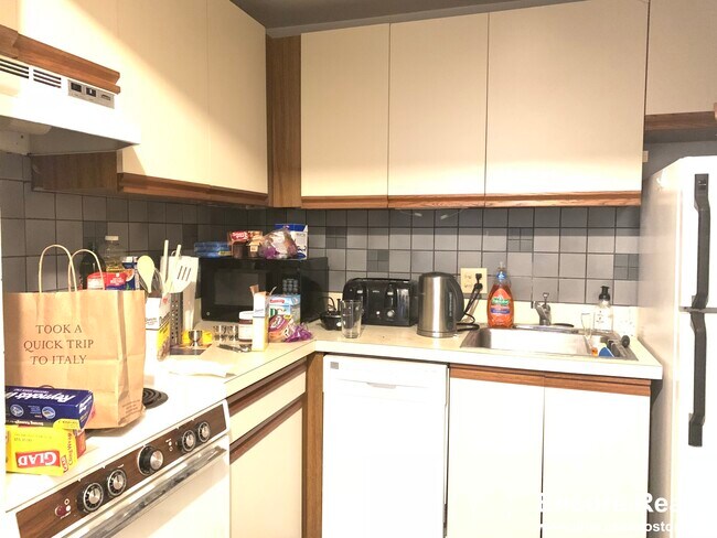 Foto del edificio - 466 Commonwealth Ave