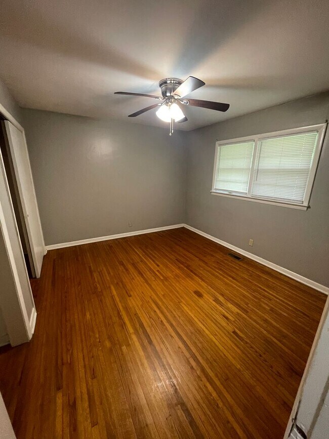 Foto del edificio - 2 Bed 1 Bath Duplex