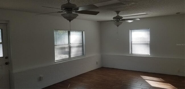 Building Photo - 594 Heather Ln