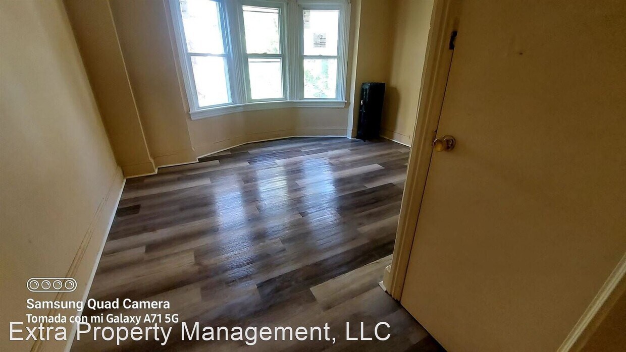 Primary Photo - 4 br, 1 bath House - 41 Edgemere Ave