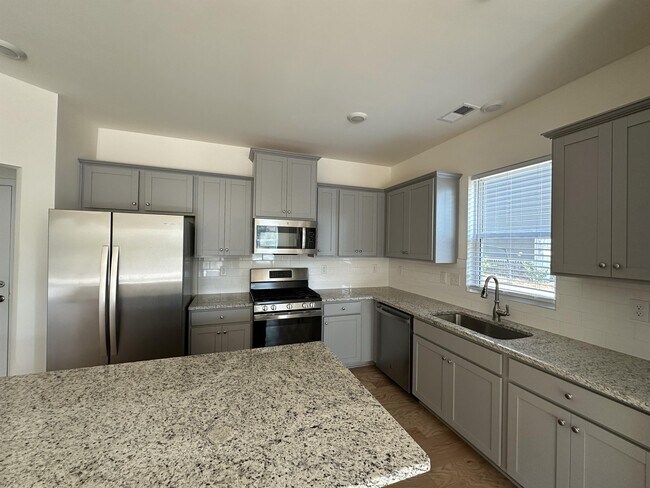Building Photo - 326 Willowsford Dr