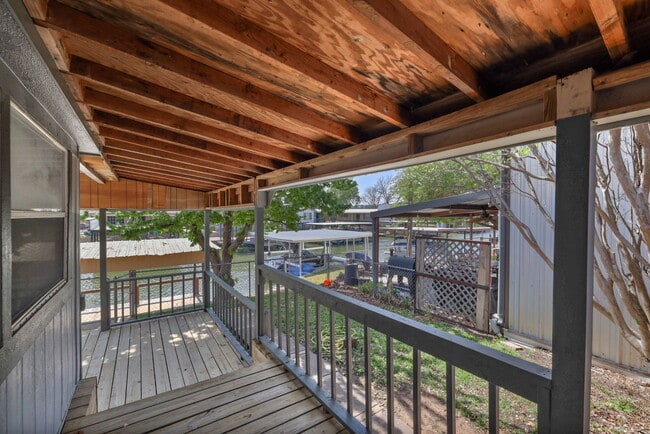 Foto del edificio - 6516 Blue Water Ct