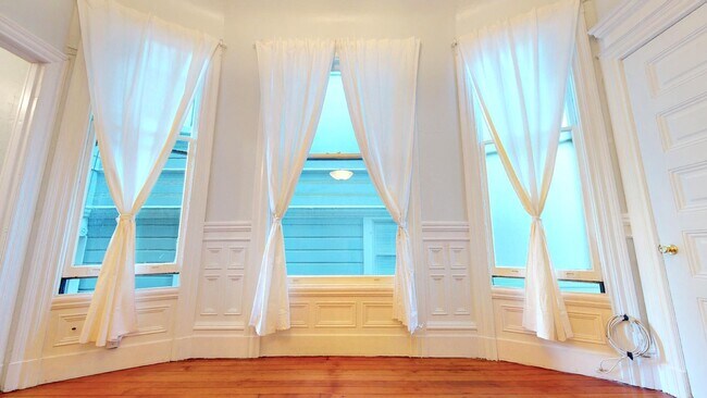 Building Photo - 837 Fillmore St