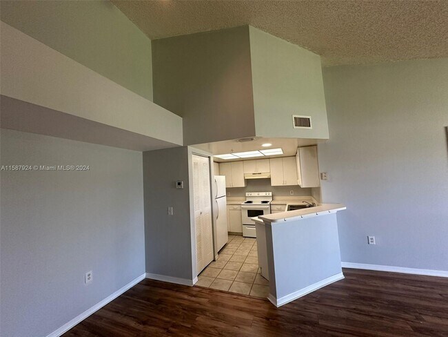 Building Photo - 4149 N Haverhill Rd