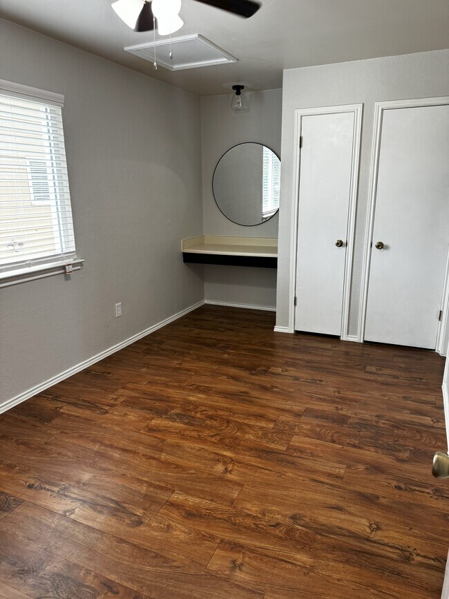 Foto del edificio - 1640 Post Rd