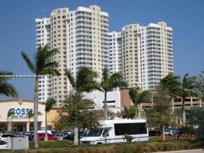 Building Photo - 1745 E Hallandale Beach Blvd
