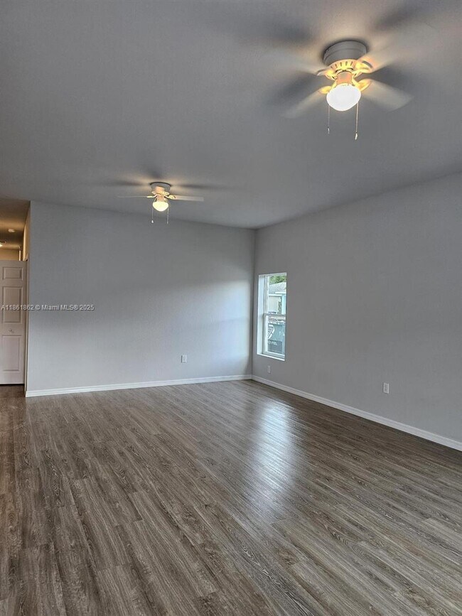 Building Photo - 1435 Las Villas Blvd