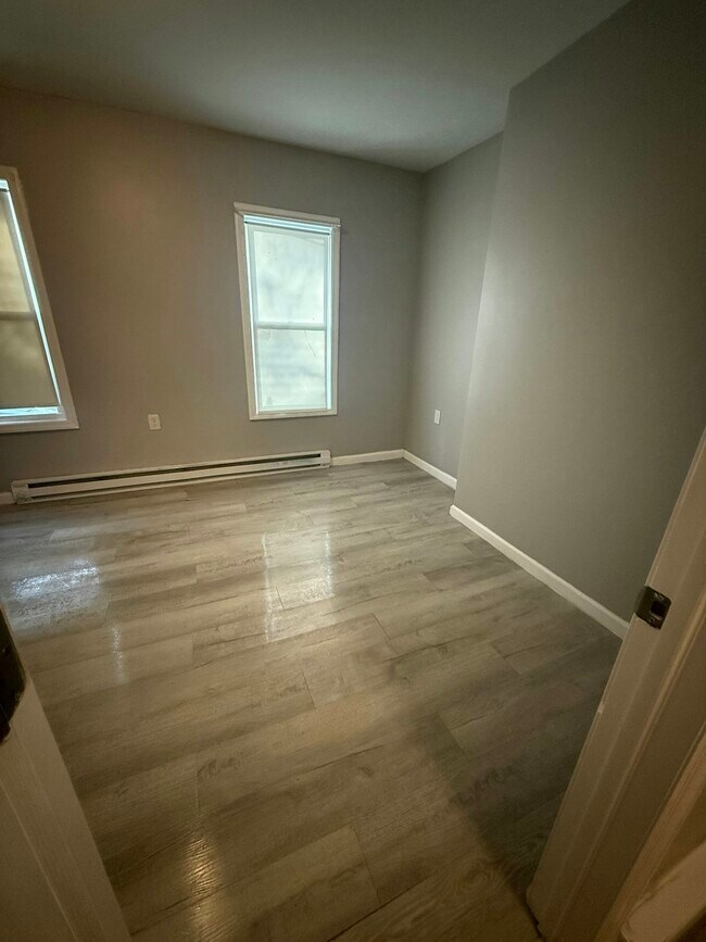 Foto del edificio - 188 Clinton St