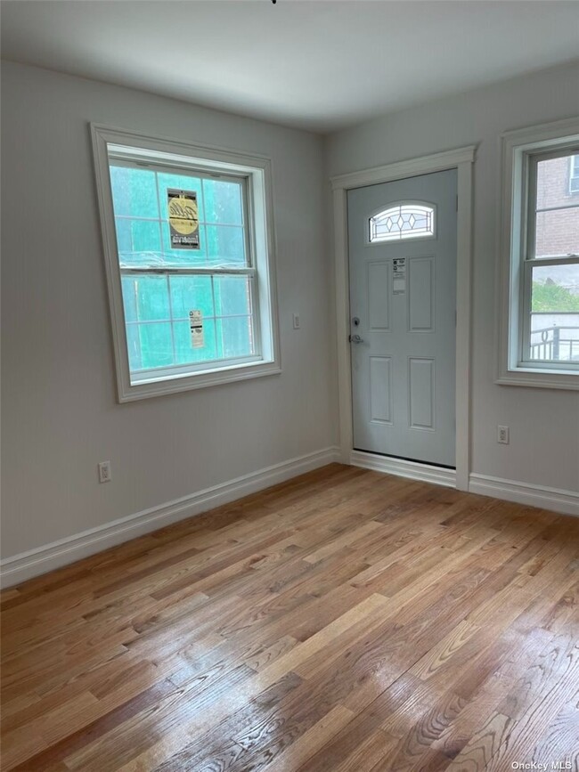Building Photo - 42-11-42214 214th Pl