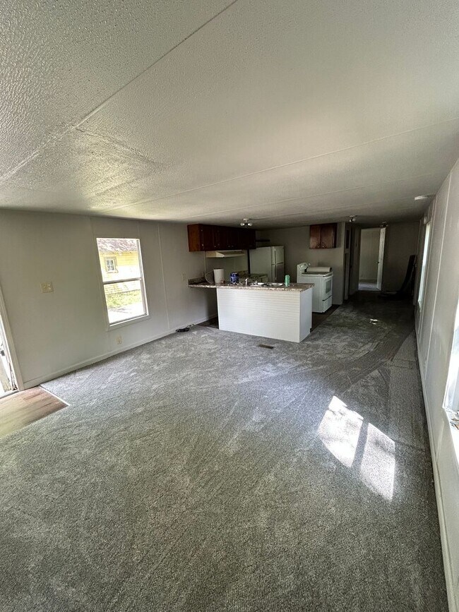 Foto del edificio - Three bedroom trailer