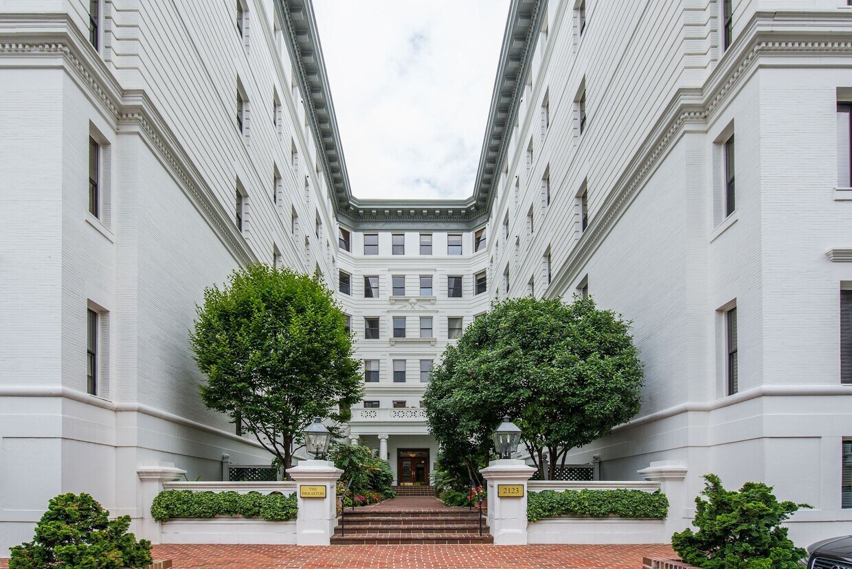 Foto principal - 2123 California St NW