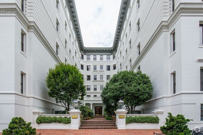 Building Photo - 2123 California St NW