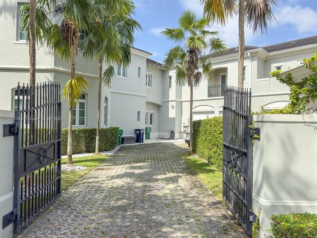 Foto del edificio - 10170 SW 75th Pl