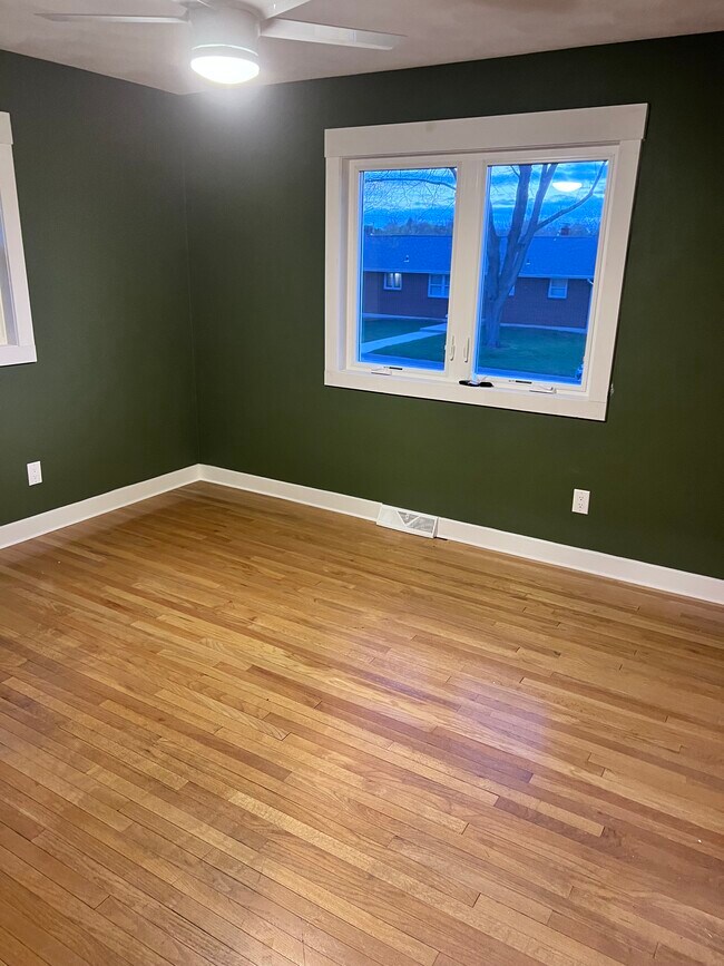 Foto del edificio - 1694 Earl Dr