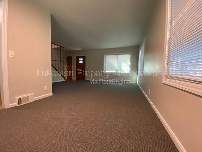 Foto del edificio - 2511 Portage Street