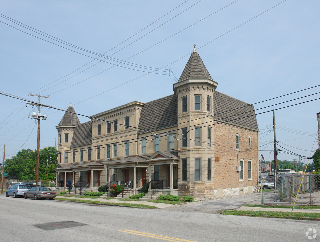 Building Photo - 74-82 S May Ave