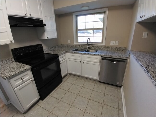 Building Photo - 2212 Appaloosa St